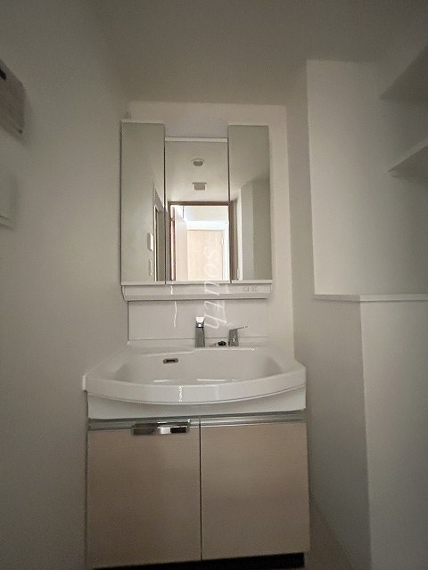 洗面設備　シャンプードレッサー付き