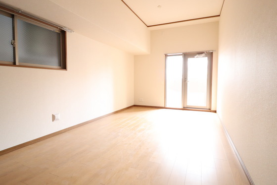 居室・リビング　※別号室の写真です。