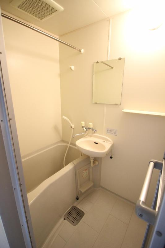 バス・シャワールーム　１　ゆっくりバスタイム♪