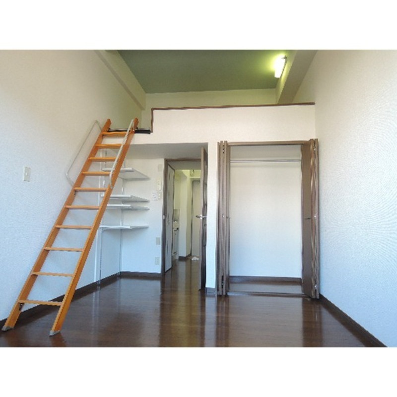 居室・リビング　広々としたリビングです。