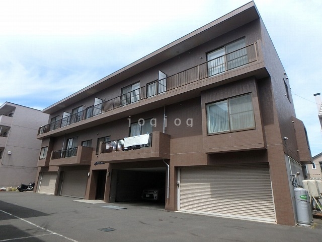 建物外観　アルファコスモ２