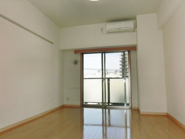 居室・リビング　奥行きがあります。