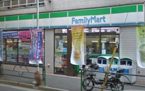 コンビニ　ファミリーマート町屋店（コンビニ）まで112m