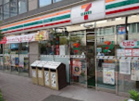 コンビニ　セブンイレブン荒川5丁目店（コンビニ）まで186m