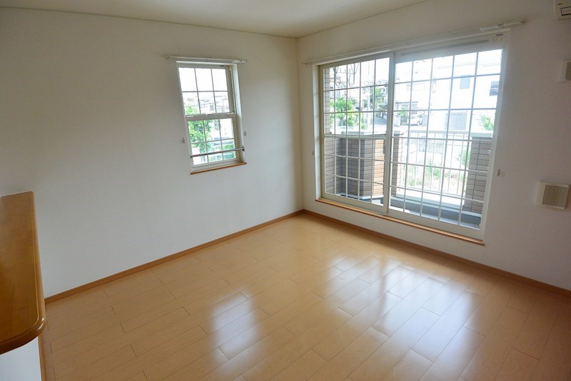 居室・リビング　フローリング仕上げ