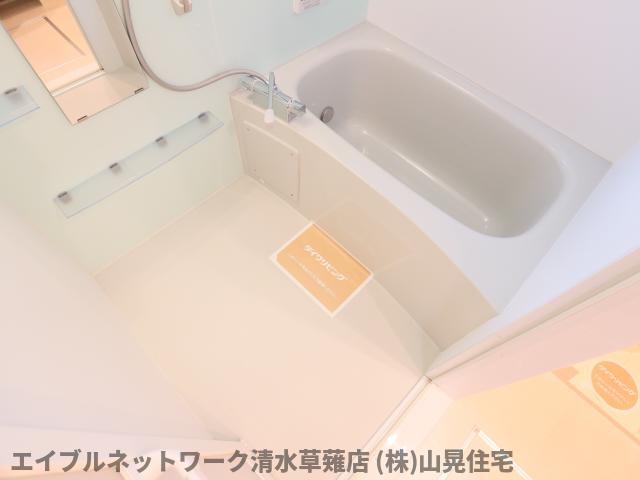 バス・シャワールーム　ゆったり過ごせるお風呂です