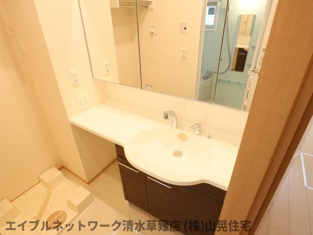 洗面設備　使いやすい洗面所です