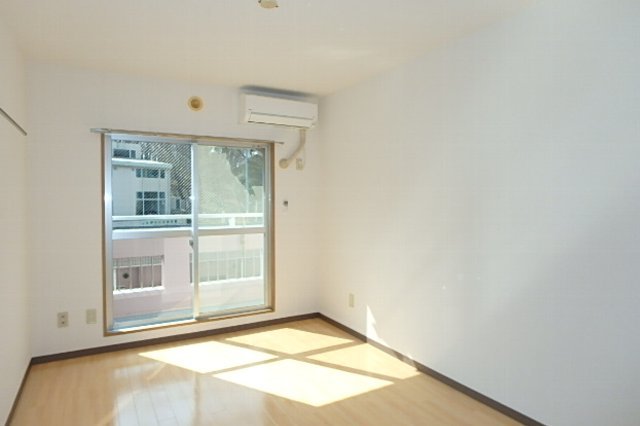 居室・リビング　※別部屋参考写真