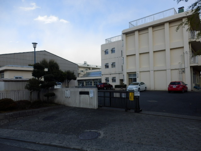 中学校　横浜市立みたけ台中学校（中学校）まで1080m