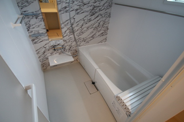 バス・シャワールーム　バスルーム