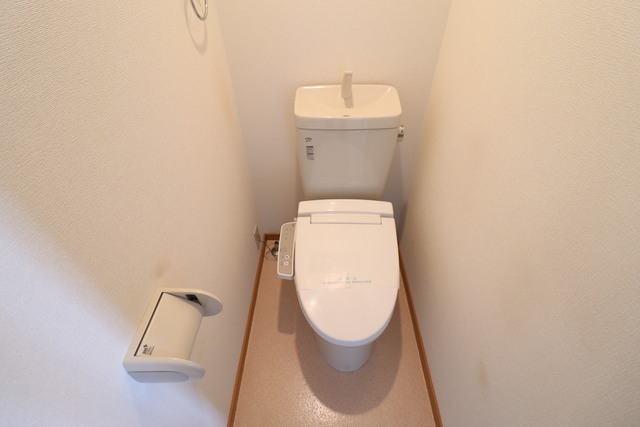 トイレ　温水洗浄便座