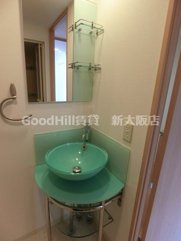 洗面設備　SERENiTE新大阪弐番館