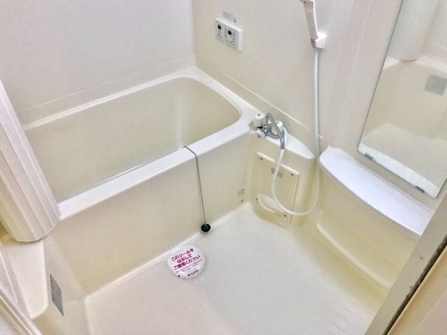 バス・シャワールーム　追焚付きバスルームです