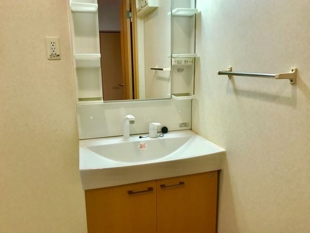 洗面設備　身支度しやすいシャンプードレッサーです