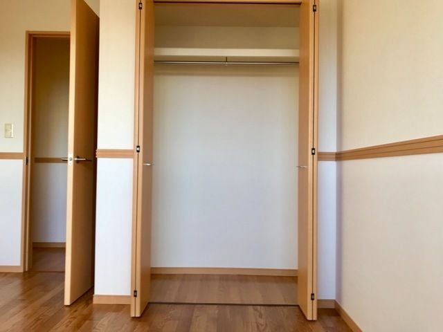 収納　洋室（6帖）のクローゼットです