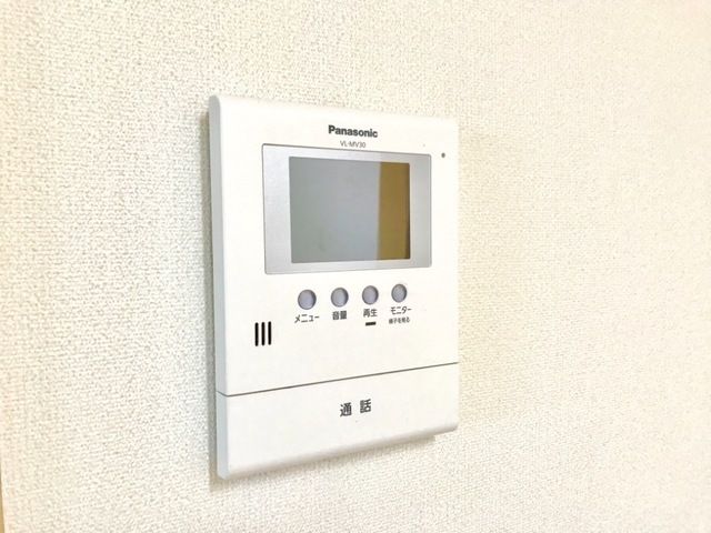 セキュリティ　来訪者のわかるモニターホンです