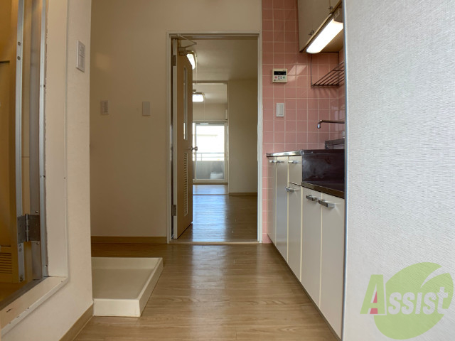 玄関　玄関からの様子を撮影してみました。動線になります。