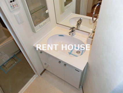 洗面設備　嬉しい独立洗面台！