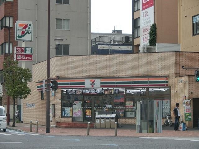 コンビニ　セブンイレブン西小倉駅前店（コンビニ）まで380m