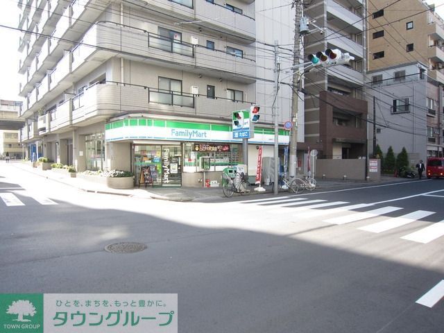 コンビニ　ファミリーマート（コンビニ）まで202m