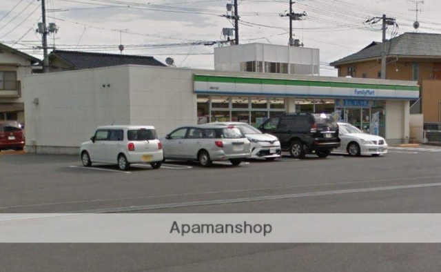 コンビニ　ファミリーマート（コンビニ）まで583m