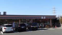 コンビニ　セブンイレブン（コンビニ）まで395m