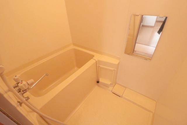 バス・シャワールーム　清潔感のある浴室♪