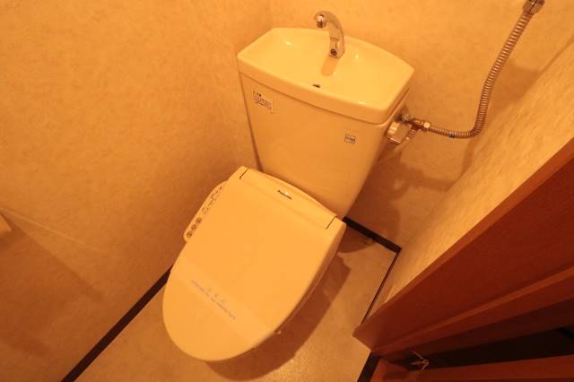 トイレ　人気設備♪シャワートイレ♪