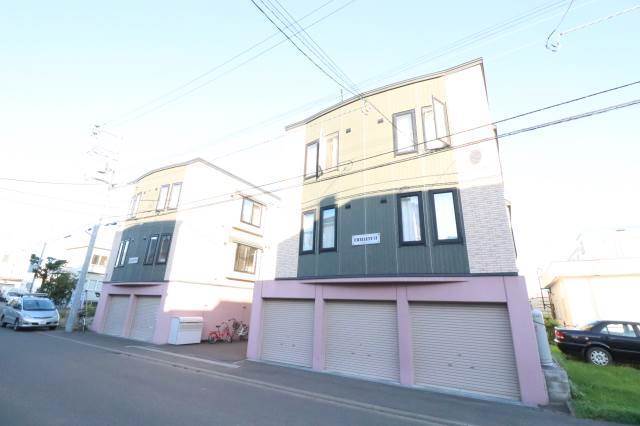 建物外観　明るい色使い★