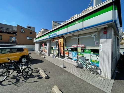 コンビニ　ファミリーマート千種春岡2丁目店（コンビニ）まで386m