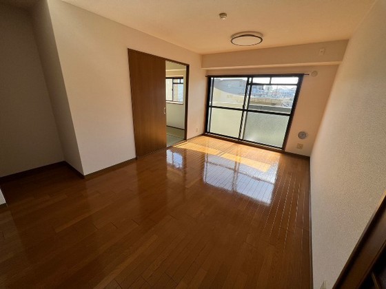 居室・リビング　※別部屋の写真です