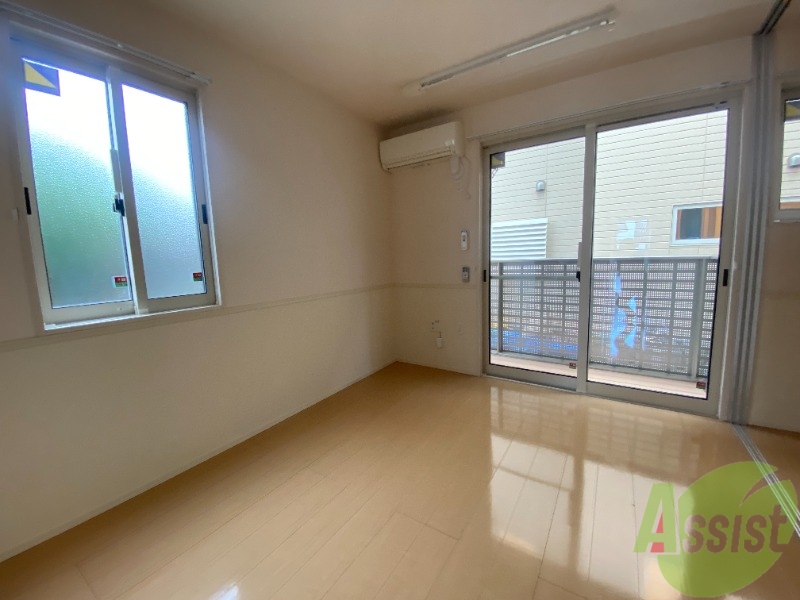 居室・リビング　陽の光が差し込む明るいお部屋は気持がいいですね。