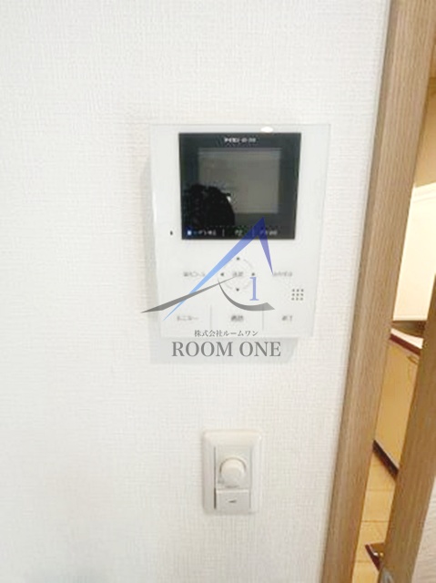 セキュリティ　モニター付きインターホンです。