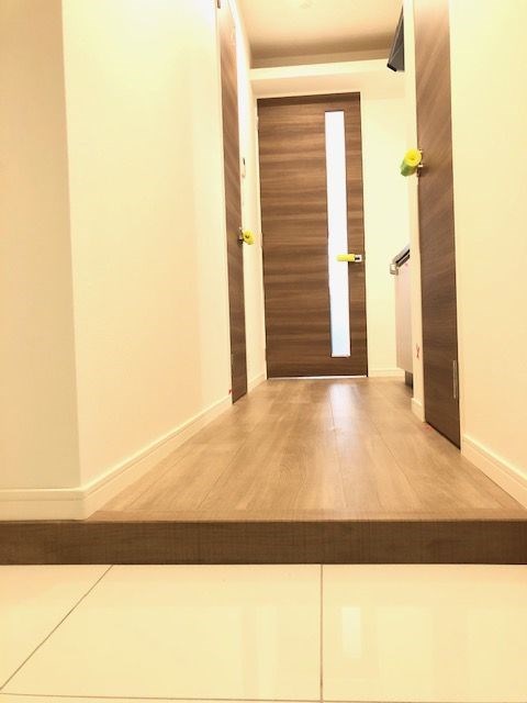 玄関　※別号室の参考写真です。