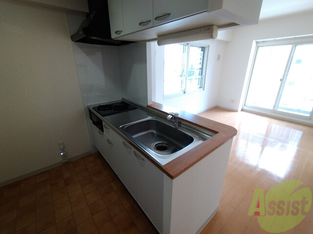 キッチン　リビングが見渡せる対面キッチンになってます。