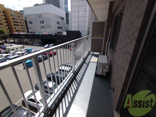 バルコニー　バルコニーです。天気の良い日には外干しができます！