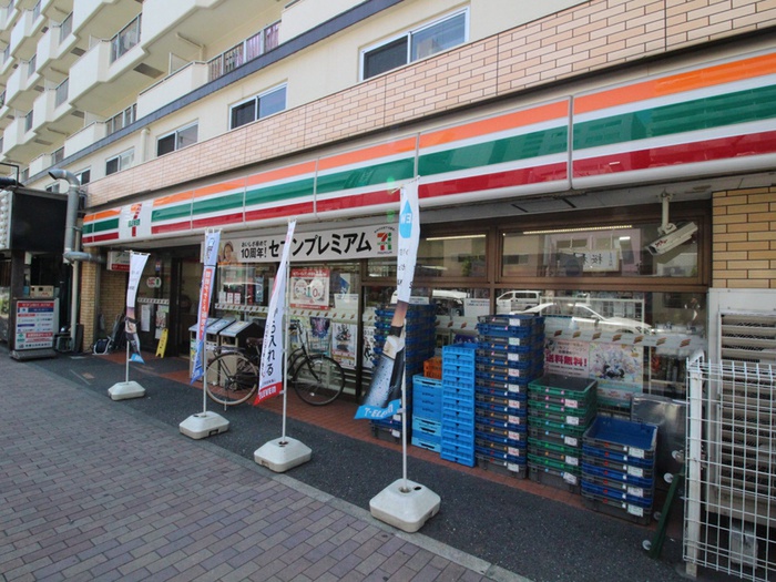 コンビニ　セブンイレブン（コンビニ）まで10m