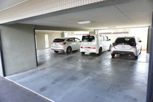 駐車場　駐車場