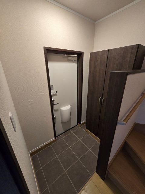 玄関　C102号の写真を掲載しております