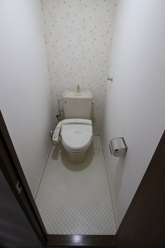トイレ　※別号室の写真です。