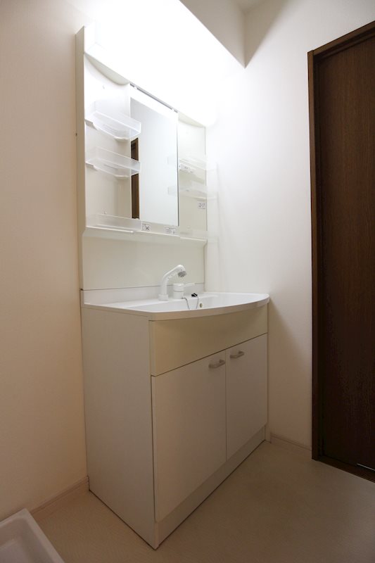 洗面設備　※別号室の写真です。