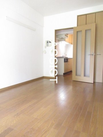 居室・リビング　写真：設備同仕様の別物件です