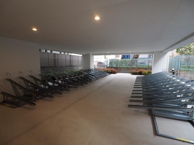 ロビー　駐輪場