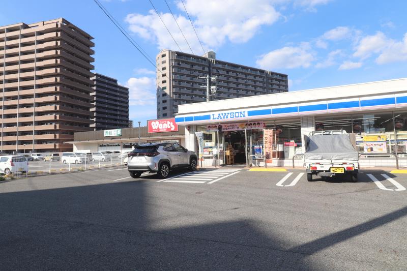 コンビニ　ローソン（コンビニ）まで80m