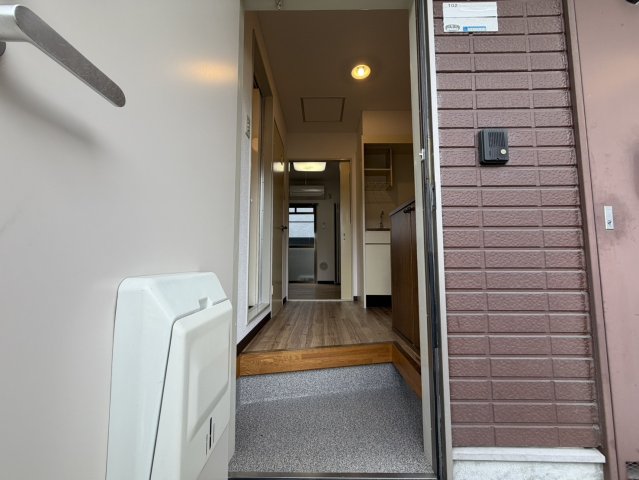 玄関　落ち着いた玄関です