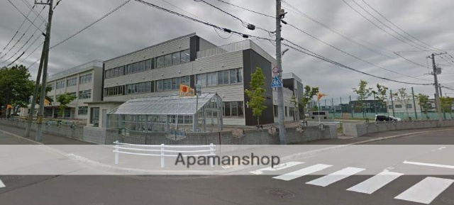 小学校　篠路小学校（小学校）まで797m