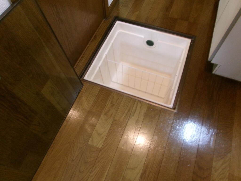 その他設備　キッチンに床下収納