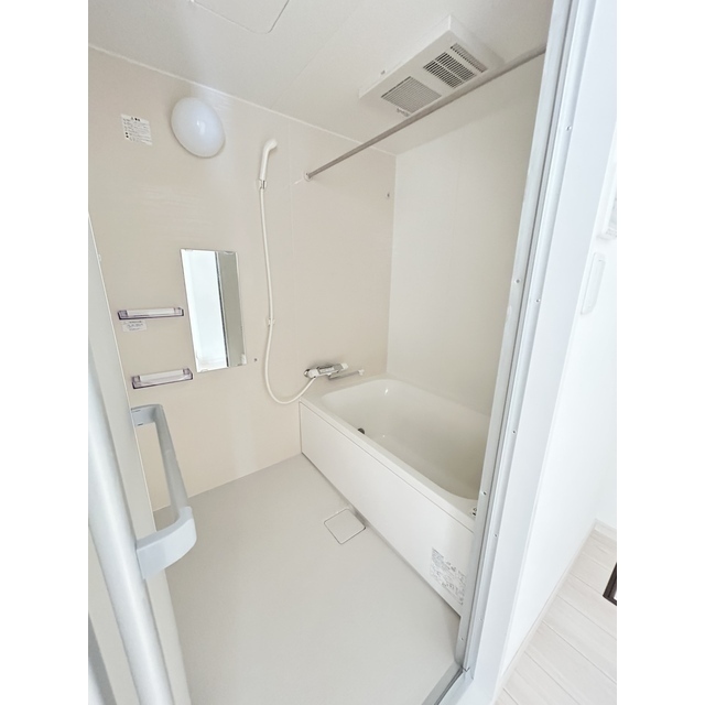 バス・シャワールーム　※別のお部屋の写真になります。