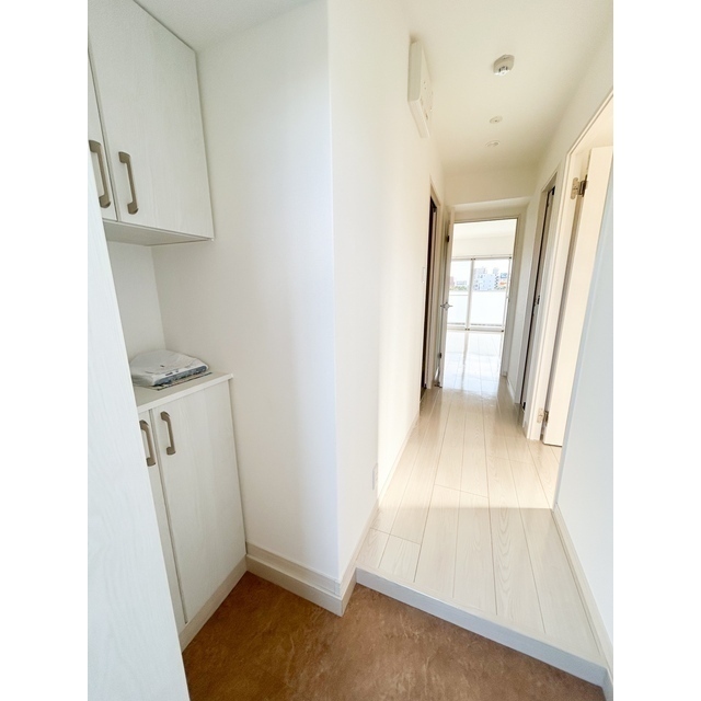 玄関　※別のお部屋の写真になります。