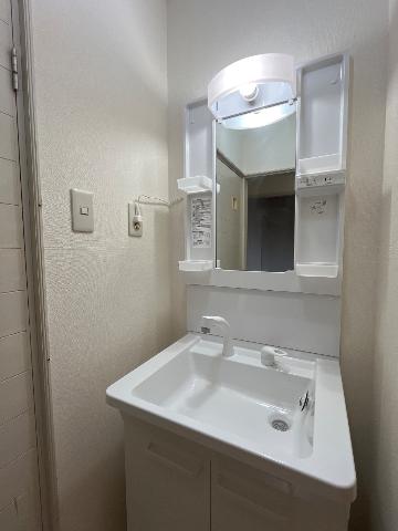 洗面設備　洗面、お湯は出ません